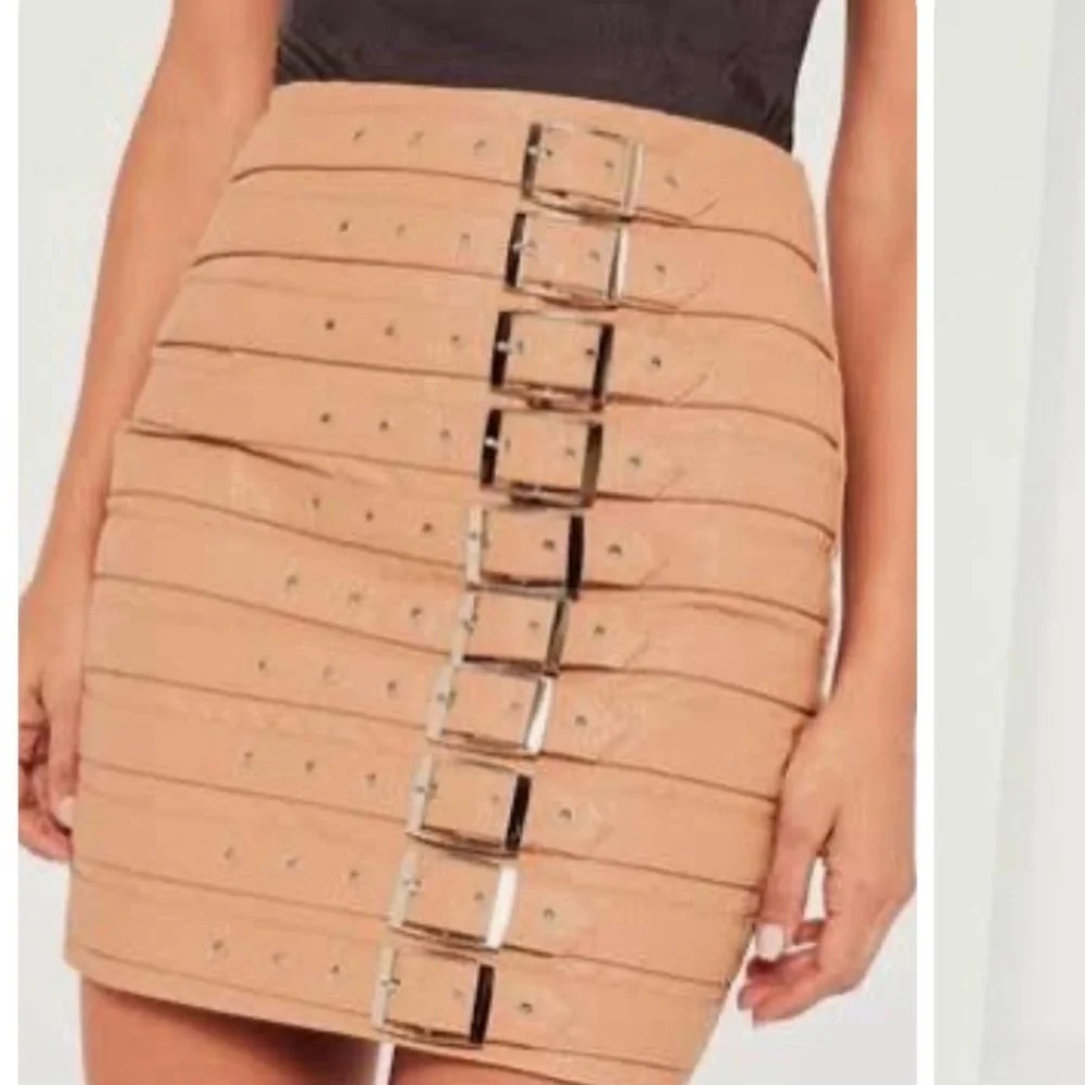 Missguided Belted Beige Mini Skirt - Picture 1 of 7